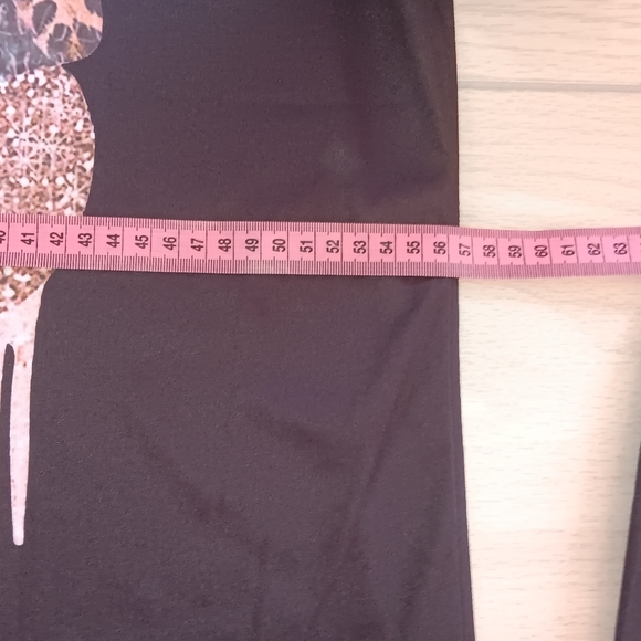 Athleisure Short Sleeves Leopard Graphic Printed Round Neck Top And Shorts - Picture 8 of 15